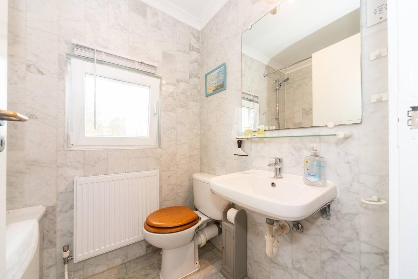 Sunny Maisonette With Views Over Canary Wharf, London Kültér fotó