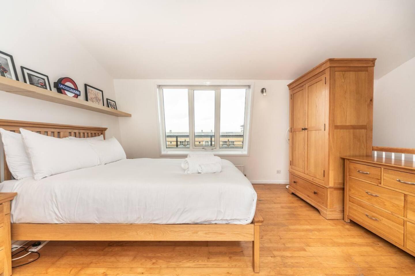 Sunny Maisonette With Views Over Canary Wharf, London Kültér fotó