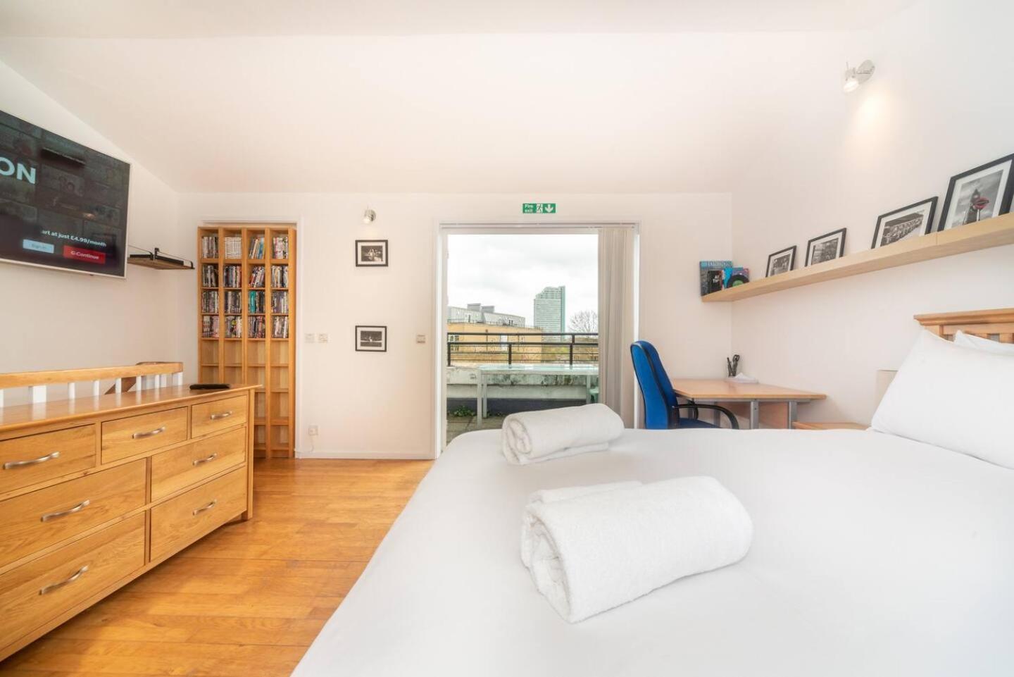 Sunny Maisonette With Views Over Canary Wharf, London Kültér fotó
